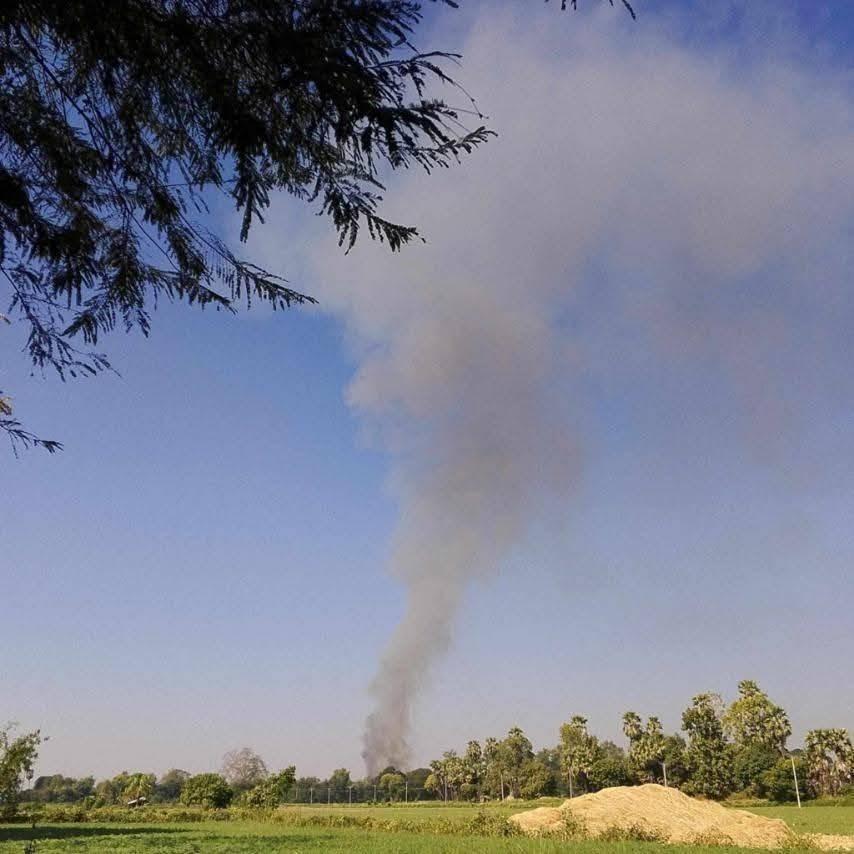 ပုံစာ - ဇန်နဝါရီ ၃၀ ရက်က ဆင်ဖြူကျွန်းမြို့ ၊ အုန်းတောရွာကို စစ်ကောင်စီစစ်ကြောင်းက ဝင်ရောက်မီးရှို့ခဲ့စဉ်။