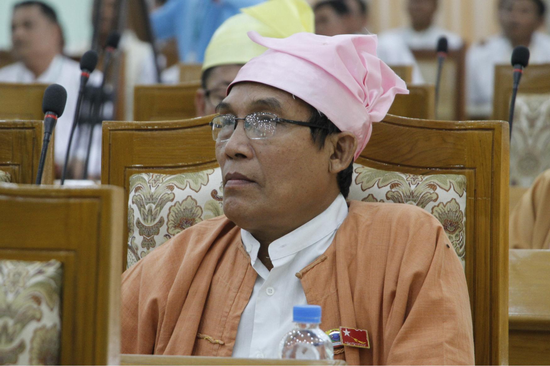 NLD က ခန့်အပ်ခဲ့သည့် ၎င်းတို့ပါတီဝင် ရခိုင်ပြည်နယ်ဝန်ကြီးချုပ် ဦးညီပု (ဓာတ်ပုံ - EPA)