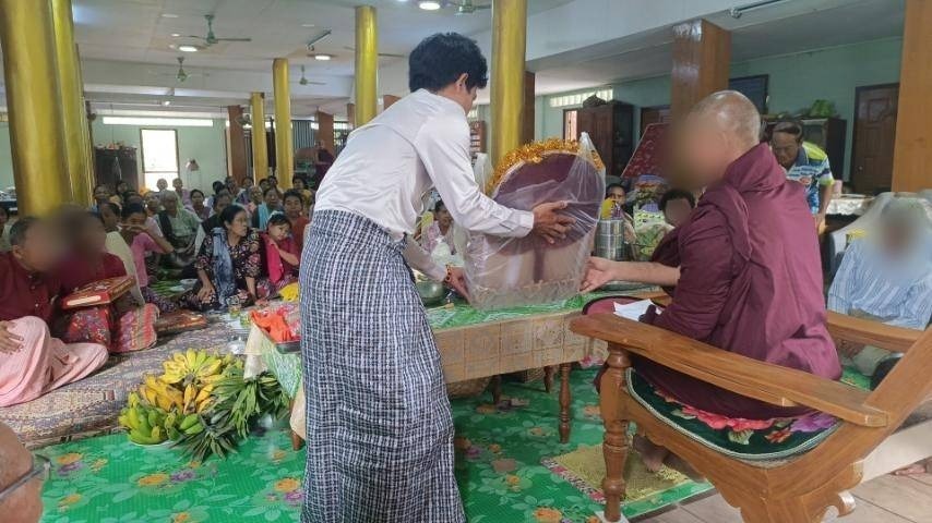 ကျဆုံးသူတွေအတွက် ရည်စူးပြီး ဝါဆိုလပြည့်နေ့ သင်္ကန်းကပ် (photo news)