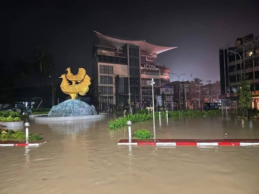 ပဲခူးမြို့ရေကြီးမှု လူရာနဲ့ချီပိတ်မိနေပြီး အရေးပေါ်စက်လှေတွေ လိုအပ်နေကြောင်း ကယ်ဆယ်ရေးအဖွဲ့တွေပြော