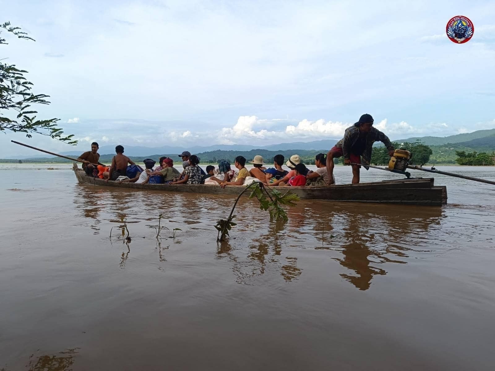 စစ်ကောင်စီကန့်သတ်ထားတဲ့ စစ်တောင်းမြစ်အရှေ့ဘက်ကမ်းက ရေဘေးသင့်ပြည်သူတွေကို တော်လှန်ရေးအင်အားစုတွေက ကယ်ဆယ်နေရာချထားပေး