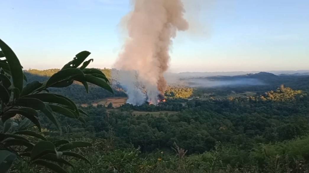 မင်းတုန်းမြို့နယ်က ရွာသစ်ရွာကို စစ်တပ်ကမီးရှို့လို့ နေအိမ် ၁၅၀ ကျော်ပျက်စီး