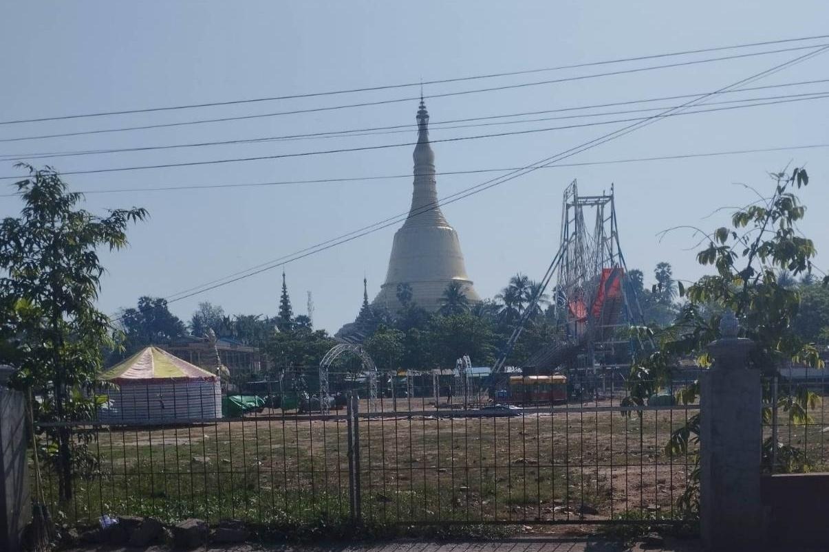 ပဲခူးရွှေမော်ဓောဘုရားပွဲတော်မှာ စျေးရောင်းချသူ နည်းပါး