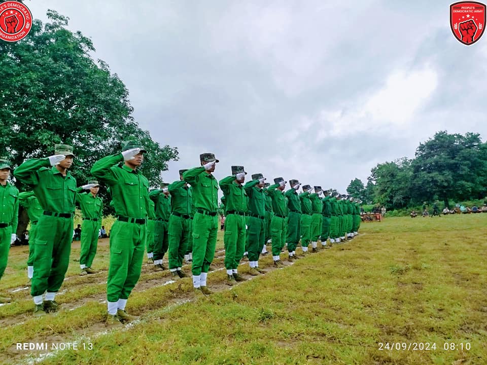 ပြည်သူ့ဒီမိုကရက်တစ်တပ်တော်ရဲ့အပတ်စဉ် ၈ အခြေခံစစ်သင်တန်းဆင်းပွဲ