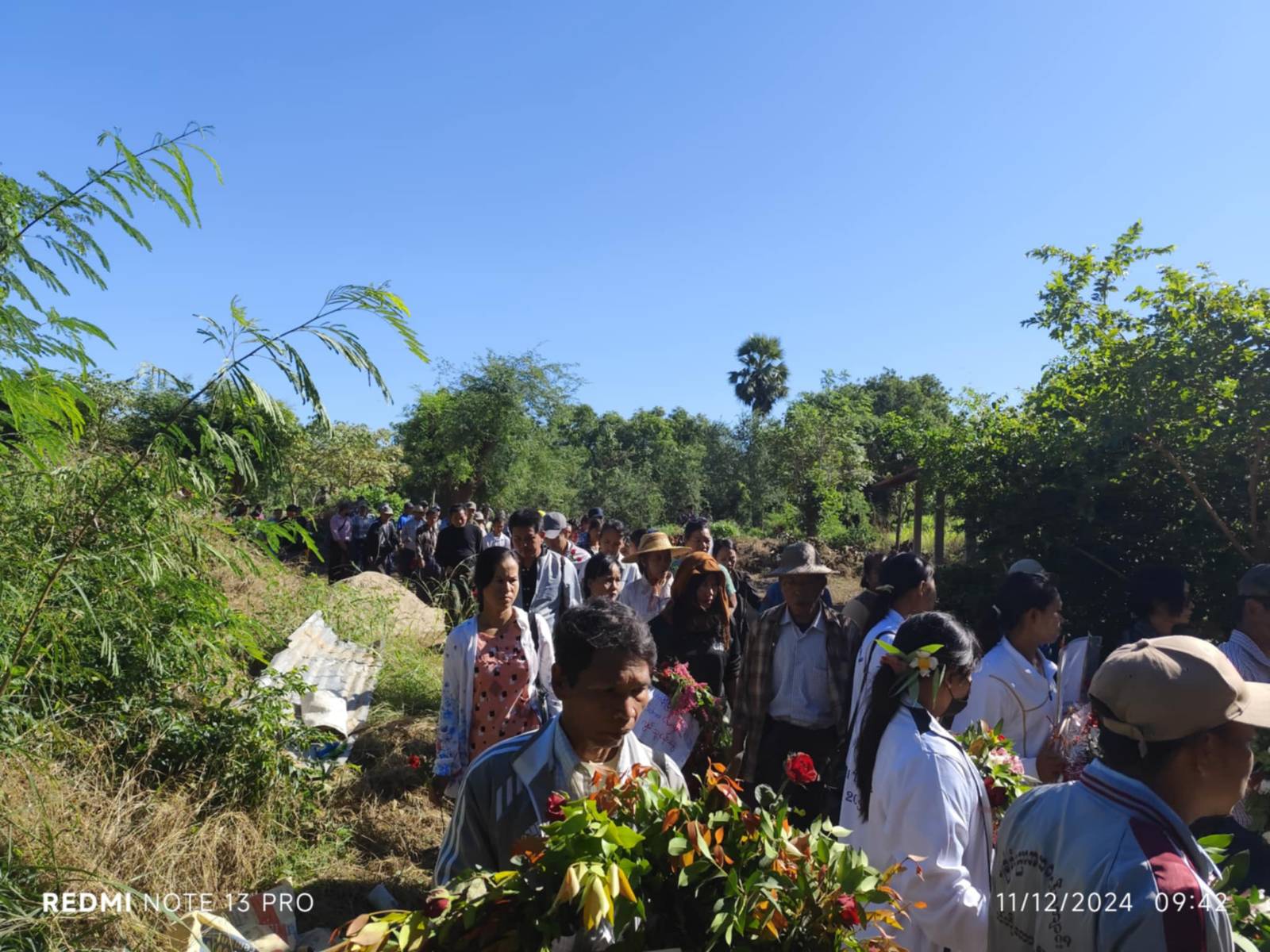 ကနီပညာရေးတာဝန်ခံ တမိသားစုလုံးသတ်ဖြတ်ခံရမှု ရက်လည်တဲ့အထိ တရားခံမပေါ်သေး     ■ သံသယရှိသူတဦးကို ပလဖ စစ်ဆေးလျှက်ရှိ