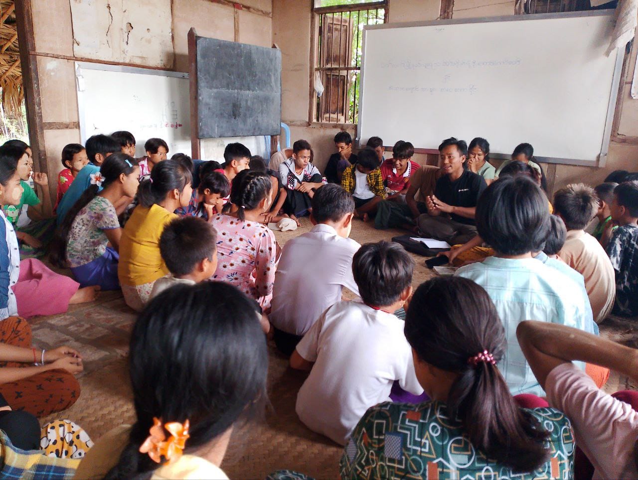 ဝက်လက်မြို့နယ်တွင်းက အထက်တန်းအဆင့်ကျောင်းတွေမှာ စာဖတ်ဝိုင်းတွေ ပြုလုပ်နေ