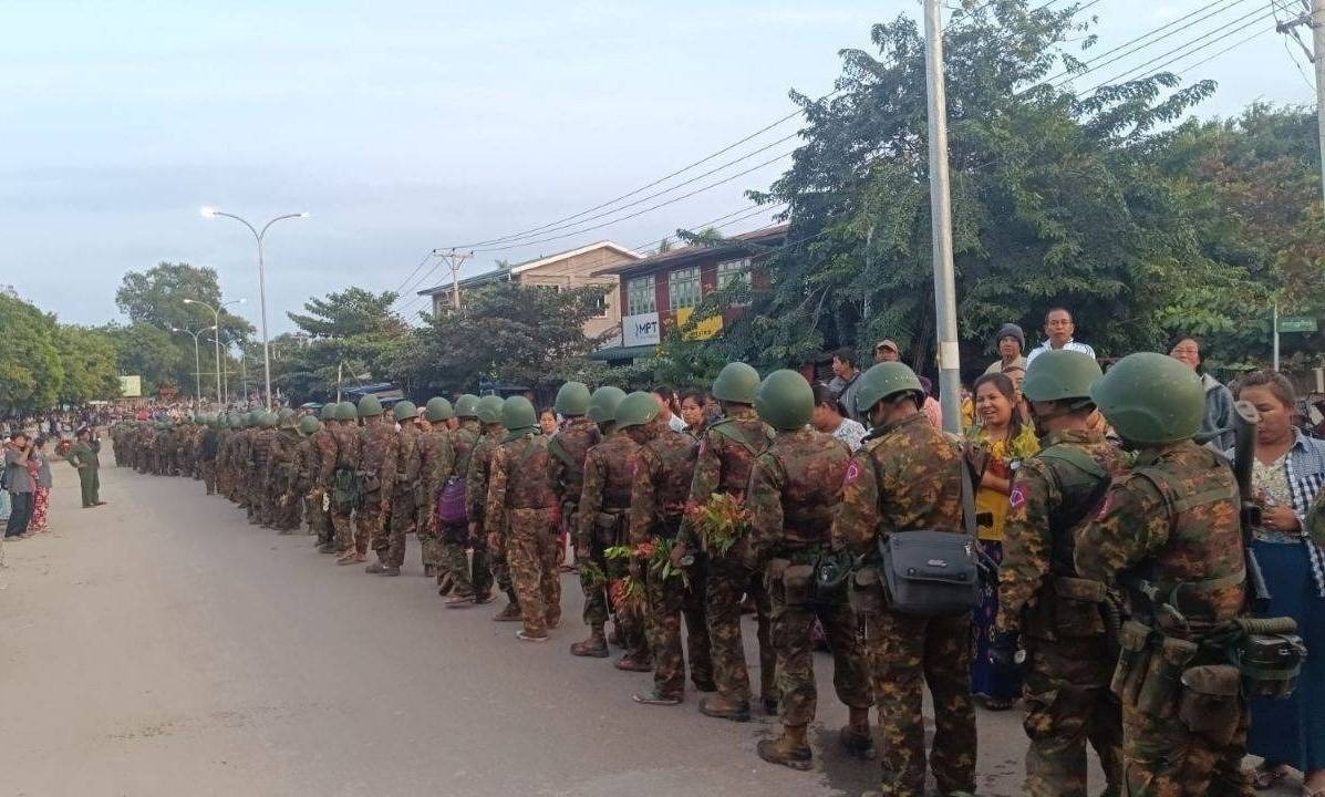 ကျွန်းလှဘက်ကို စစ်တပ်အင်အား ၃၀၀ ကျော် ဝင်ရောက်၊ ဒေသခံ ၅,၀၀၀ ကျော် ဘေးကင်းရာကို ကြိုတင်ရွှေ့ပြောင်းနေရ