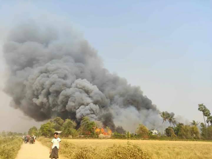 ရွာလုံးကျွတ်နီးပါးမီးလောင်ခဲ့တဲ့ မုန်းဇလဲရွာက ဒေသခံ ၁,၄၀၀ ကျော် အကူအညီလိုအပ်နေ