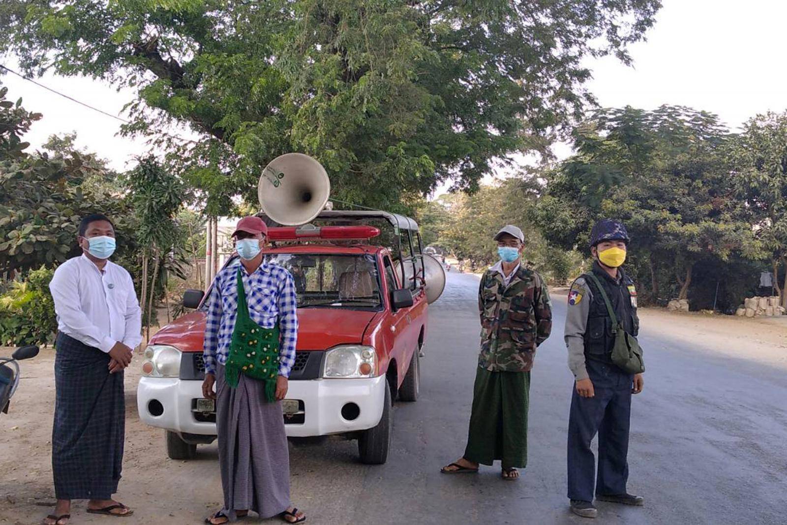 မကွေးတိုင်းထဲက မြို့နယ်တွေမှာ mask တပ်ပြီး လွယ်အိတ်လွယ်မသွားလာဖို့ စစ်ကောင်စီအမိန့်ထုတ်