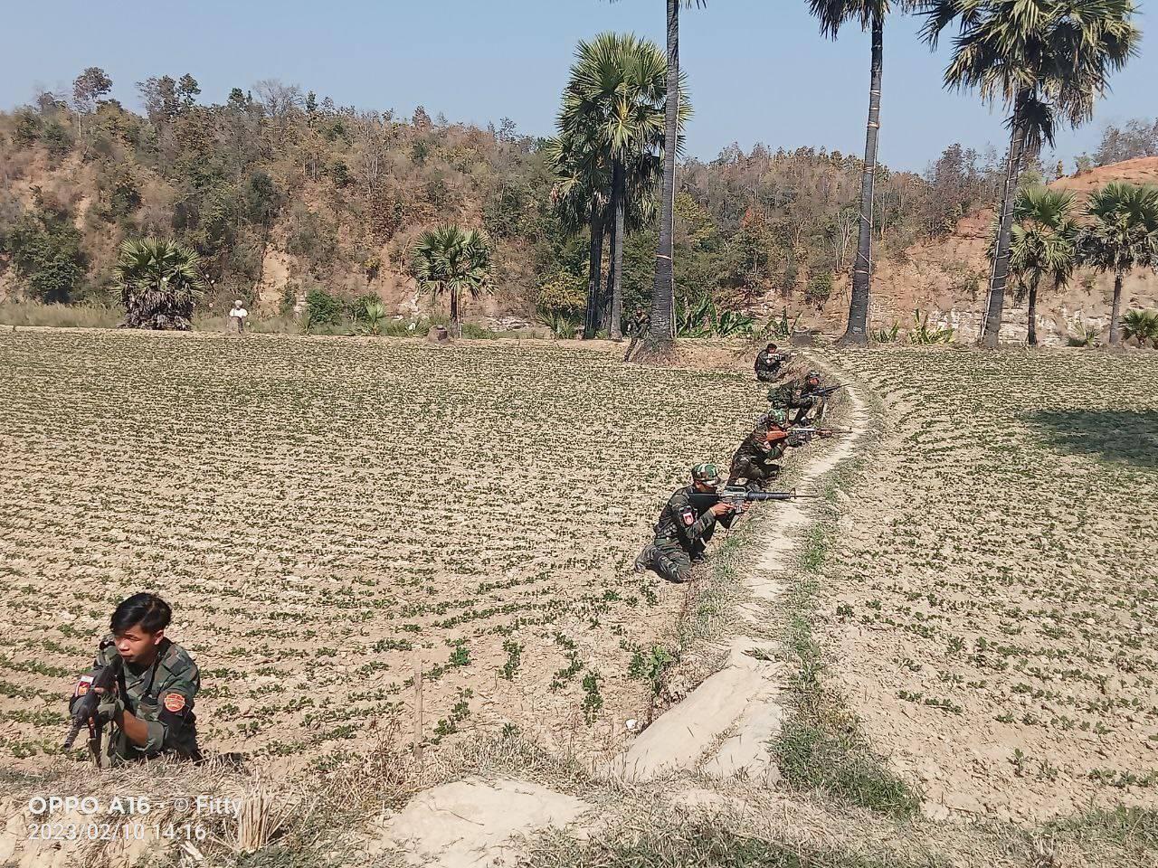 တပ်မ ၇၇ စစ်ကြောင်း လက်နက်ကြီးနဲ့ ပစ်ခံရလို့ ၃ ဦးသေဆုံး