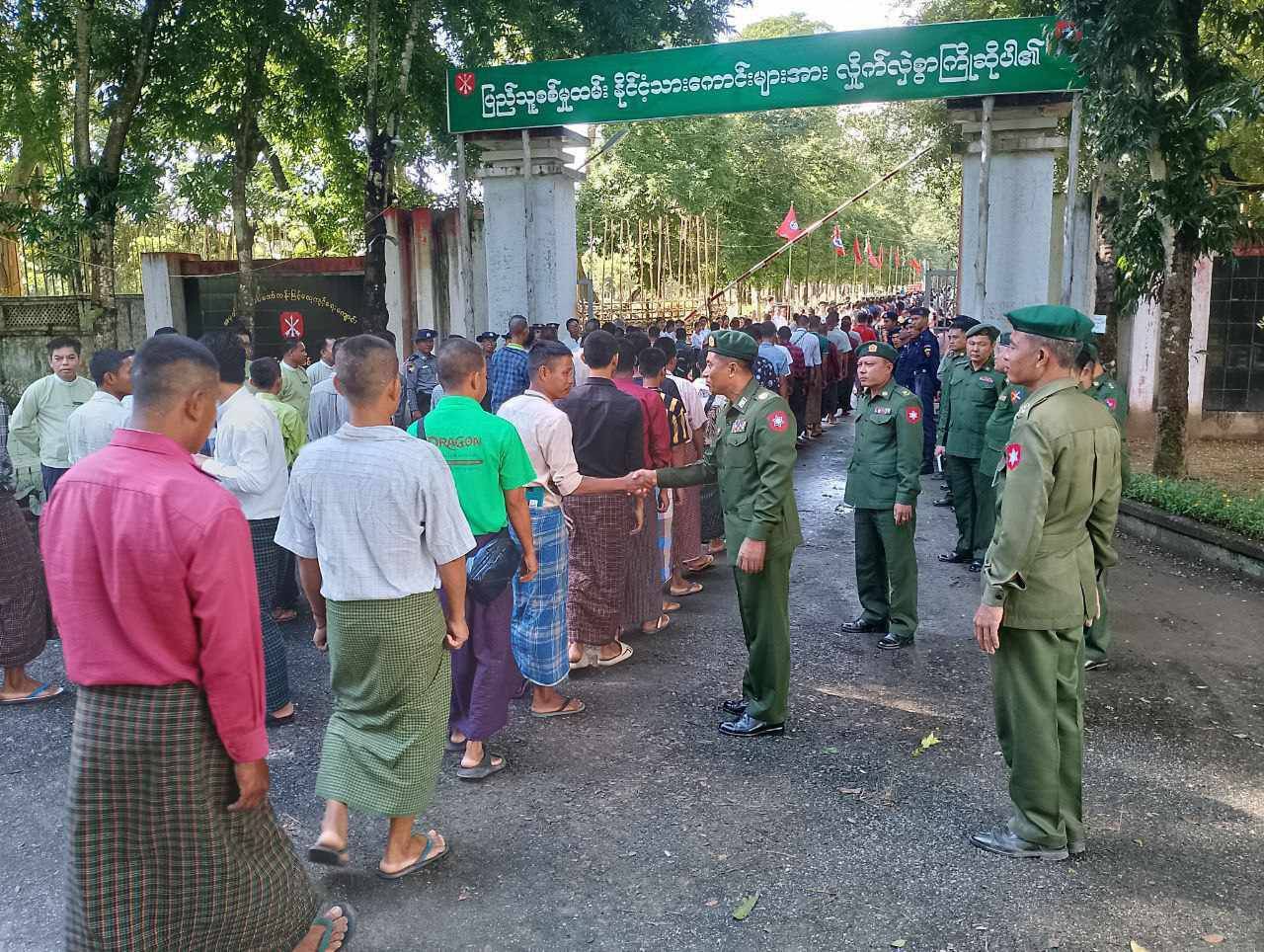 အကြမ်းဖက်နှိမ်နင်းရေးအဖွဲ့ဖွဲ့ဖို့ဆိုကာ စစ်ကောင်စီအုပ်ချုပ်ရေးအဖွဲ့တွေက မဲနှိုက်လူရွေးပြီး စစ်မှုထမ်းကြေးကိုလည်း လစဥ်တောင်းနေ