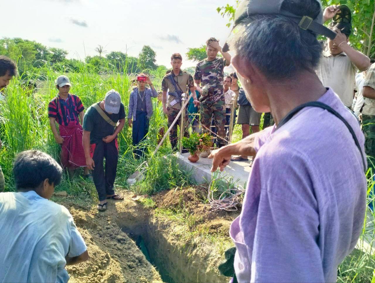 သေဆုံးသွားတဲ့ မုံရွာပြောက်ကြားခေါင်းဆောင် ဗိုလ်ဒဿကို မြေမြှုပ်သင်္ဂြိုလ်