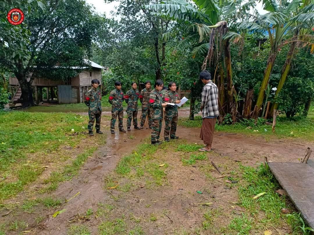 မင်းတုန်းဒေသခံတွေကို သရက်ခရိုင် အမှတ် ၄ တပ်ရင်းမှ လေကြောင်းရန်ကာကွယ်ရေး အသိပညာပေး