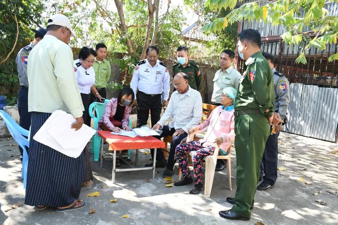 ရေစကြိုမြို့ပေါ် ရပ်ကွက် ၄ ခုကို စစ်ကောင်စီက ပုံစံ ၁၀ ကောက်ပြီးနောက် အမျိုးသားတချို့ နေရပ်ကတိမ်းရှာင်