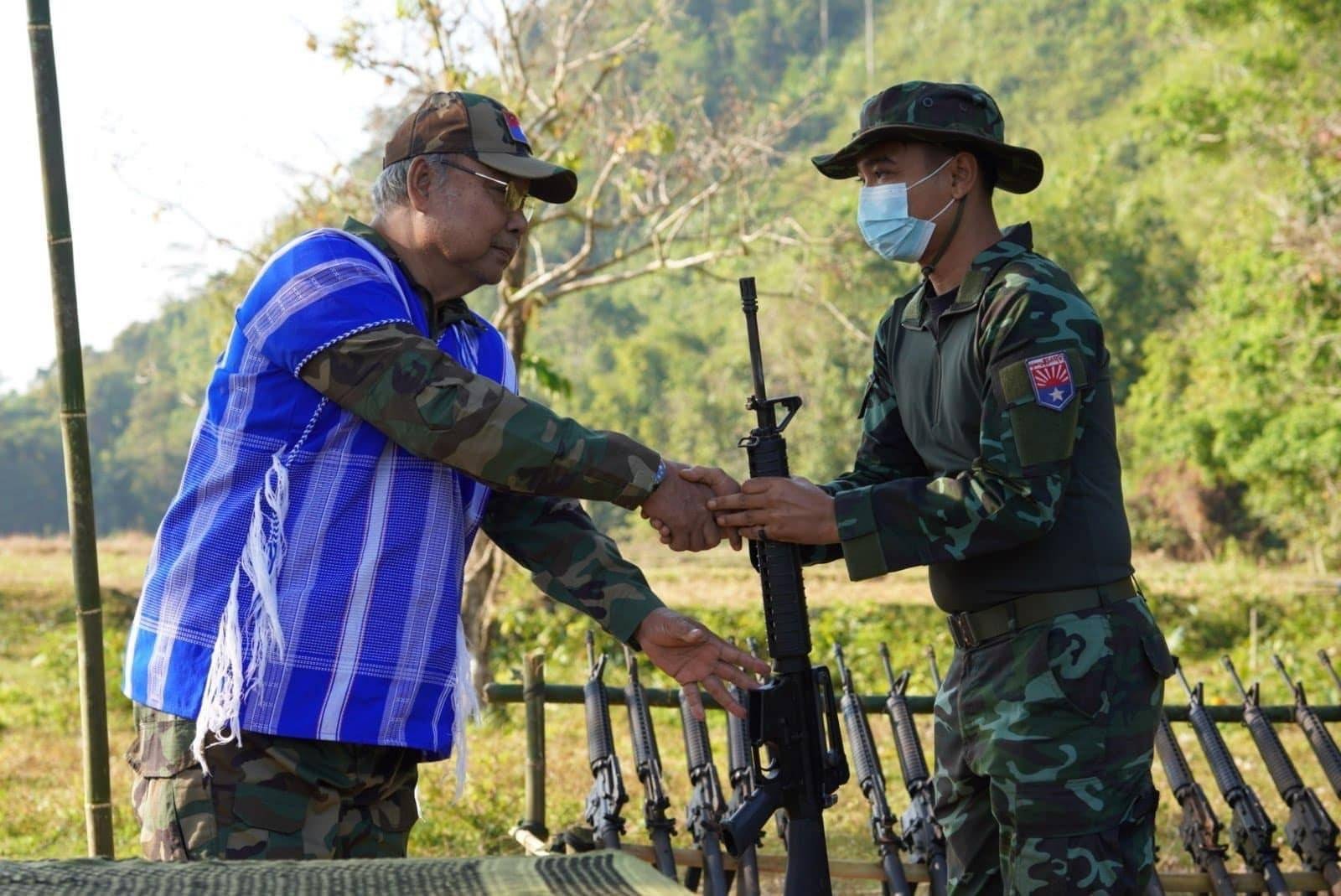 တိုက်ပွဲပြင်းထန်နေတဲ့ အညာကတပ်ဖွဲ့တွေကို လုံလောက်မျှတတဲ့ လက်နက်ခွဲဝေပေးရန် ဆောင်ရွက်ဖို့လိုအပ်နေ