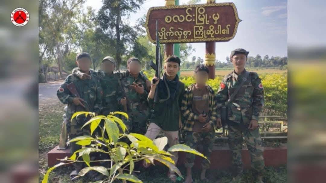 စစ်ရေးတင်းမာနေတဲ့ စလင်းမြို့ပေါ်ကို စစ်ကောင်စီတပ်က အင်အားဖြည့်ကာကွယ်နေ