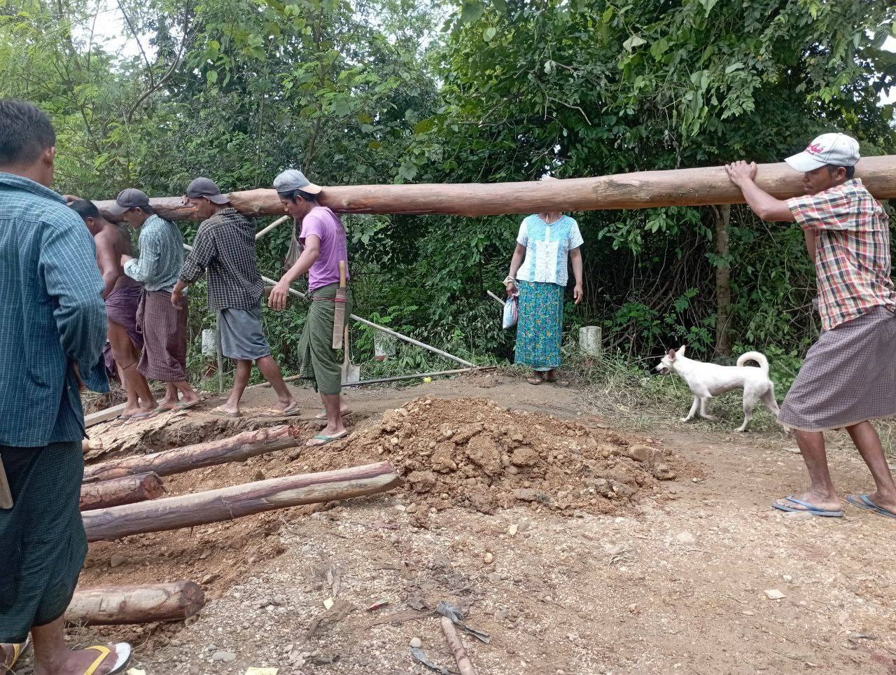 ဂန့်ဂေါမှာ မြေပြိုပျက်စီးသွားတဲ့ တံတားကိုပြန်မဆောက်နိုင်သေးလို့ အရေးပေါ်သွားရရေး စုပေါင်းပြင်ဆင်