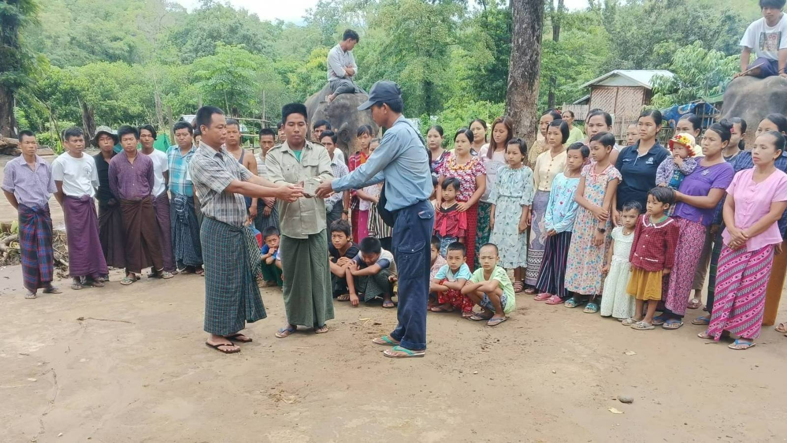 ကနီ CDM ဆင်စခန်းကို ပြည်သူတွေက ကျပ်သိန်း ၇၀ ကျော်လှူဒါန်း