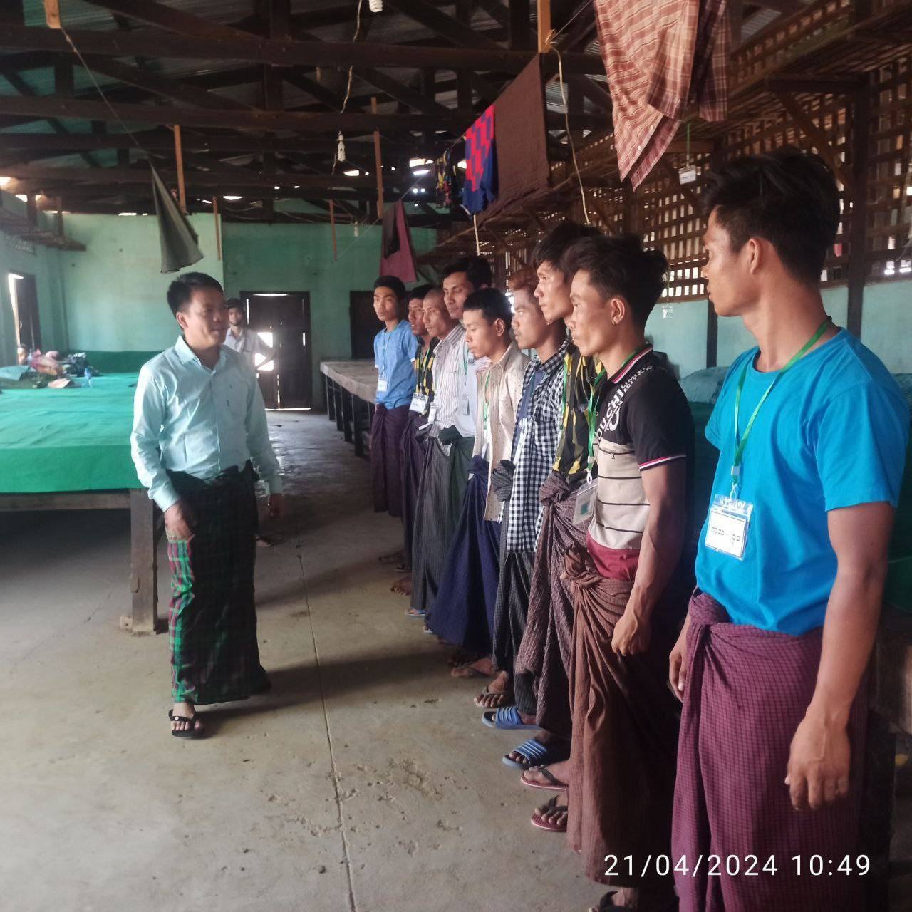 ပြည်ခရိုင်မှာ စစ်မှုထမ်းငှားဖို့ဆိုပြီး အုပ်ချုပ်ရေးမှူးတွေက ဒေသခံတွေကို ခြိမ်းခြောက်ငွေတောင်းနေ