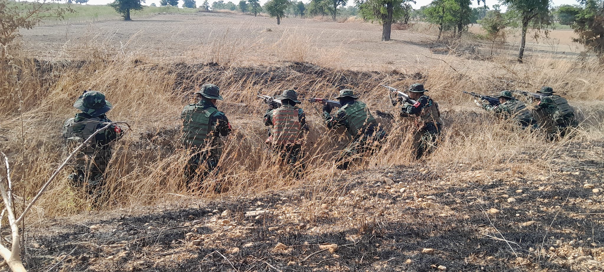 ခလရ ၂၅၂ တပ်ရင်း ရုတ်တရက်ဝင်တိုက်ခံရပြီး စစ်ကောင်စီတပ်ဖွဲ့ဝင် ၂ ဦးသေ