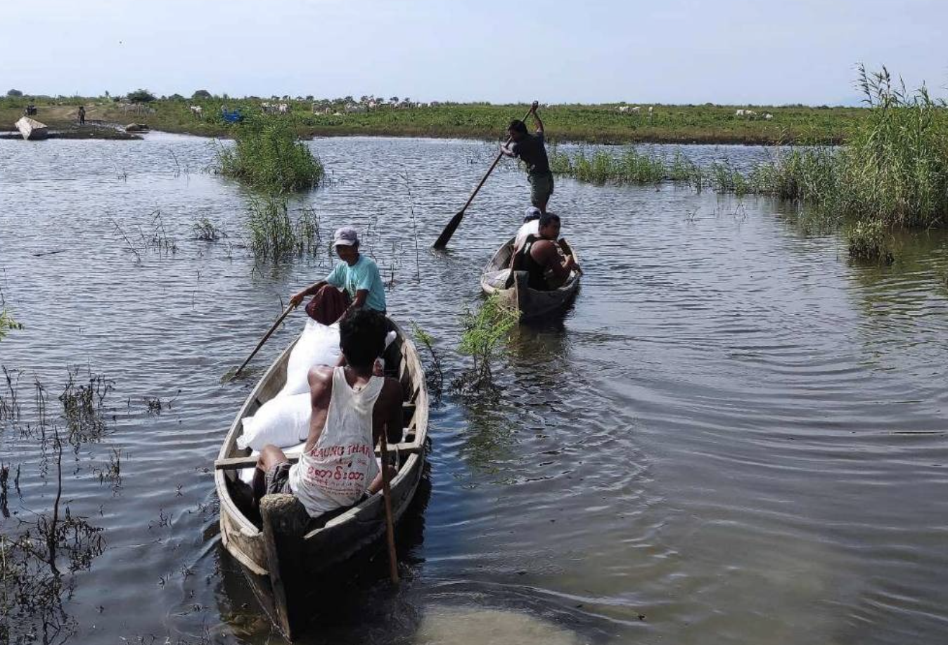 ရေလယ်ကျွန်းက စစ်ရှောင်တွေကို ဆန်နဲ့မိုးကာ ထောက်ပံ့