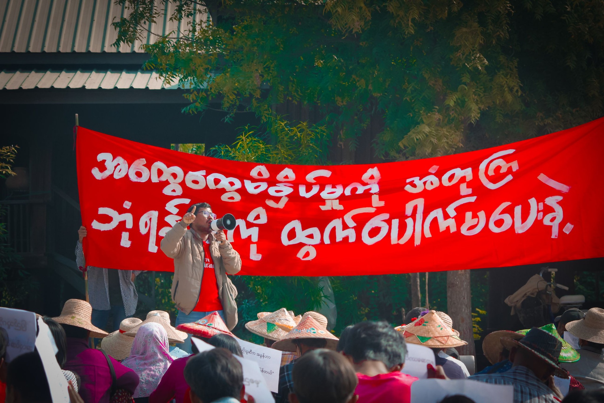 အားအင်အသစ်တွေနဲ့ ပြန်လည်ရုန်းထအုံကြွတော်လှန်ပေးကြဖို့ သပိတ်ကော်မတီတိုက်တွန်း