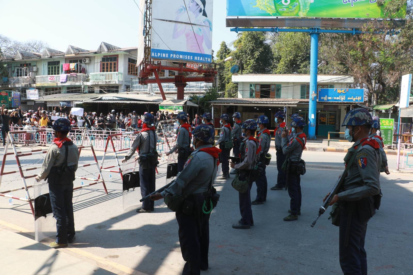 ပြည်မြို့မှာ အမျိုးသား ၁ ဦးဖမ်းဆီးခံရ၊ လမ်းသွားလမ်းလာတွေကို စစ်ဆေးမှုတွေတင်းကျပ်နေ