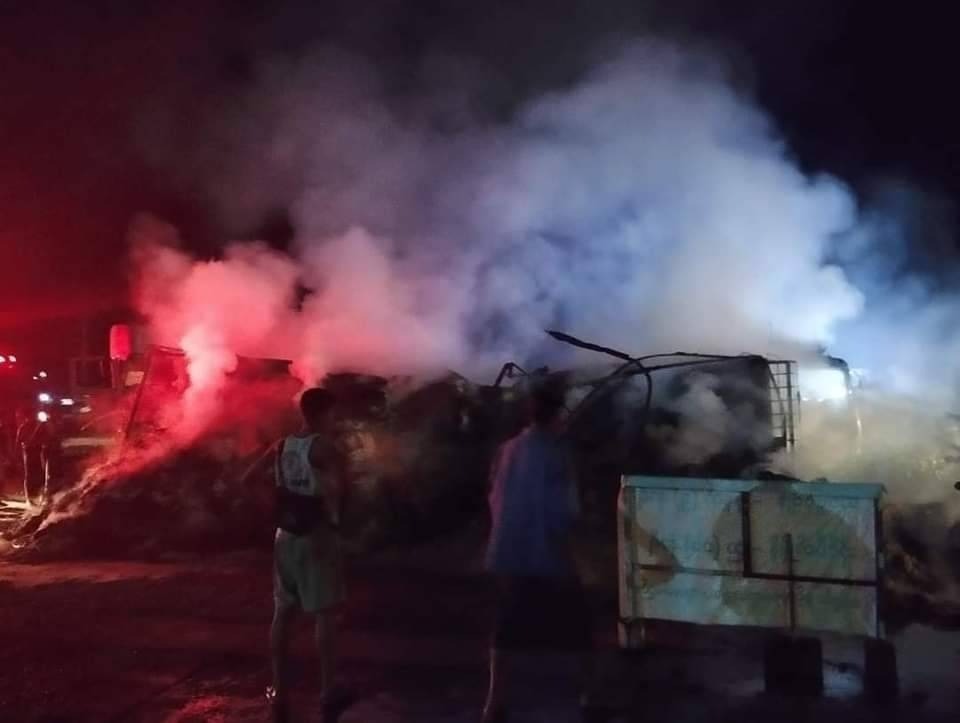 ရန်ကုန်-ပဲခူးလမ်းပိုင်းမှာ ဘိလပ်မြေဖျော်ယာဥ်နဲ့ တွဲကား တိုက်မိပြီး တွဲကားမီးလောင်ပျက်စီး