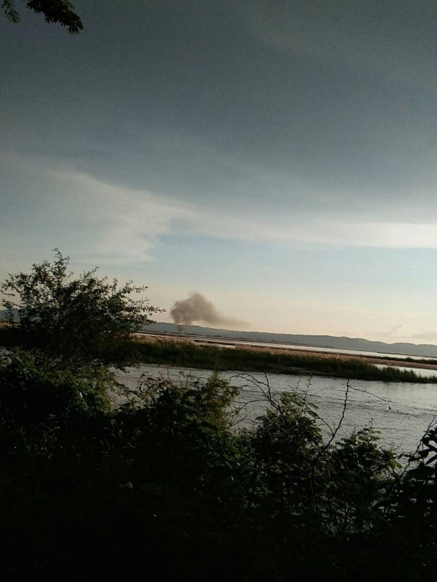 မတ္တရာမြို့နယ် ဒေါင်းကျွန်းကျေးရွာကို စစ်တပ်က မီးရှို့၊ ဒေသခံတချို့ ဖမ်းခံထားရ