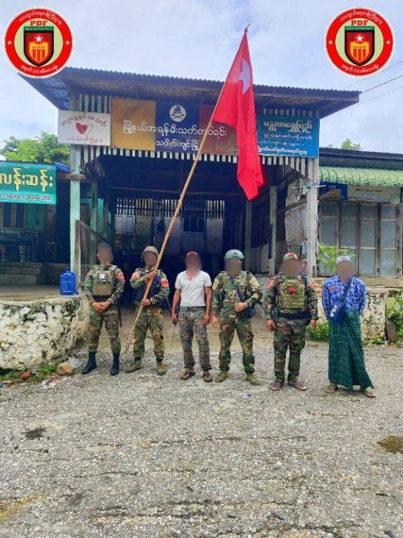 သပိတ်ကျင်းမြို့ကို ကာကွယ်ရေးတပ်တွေ အပြီးသတ်သိမ်းပိုက် ဒုဗိုလ်မှူးကြီးတဦး အရှင်ဖမ်းမိ