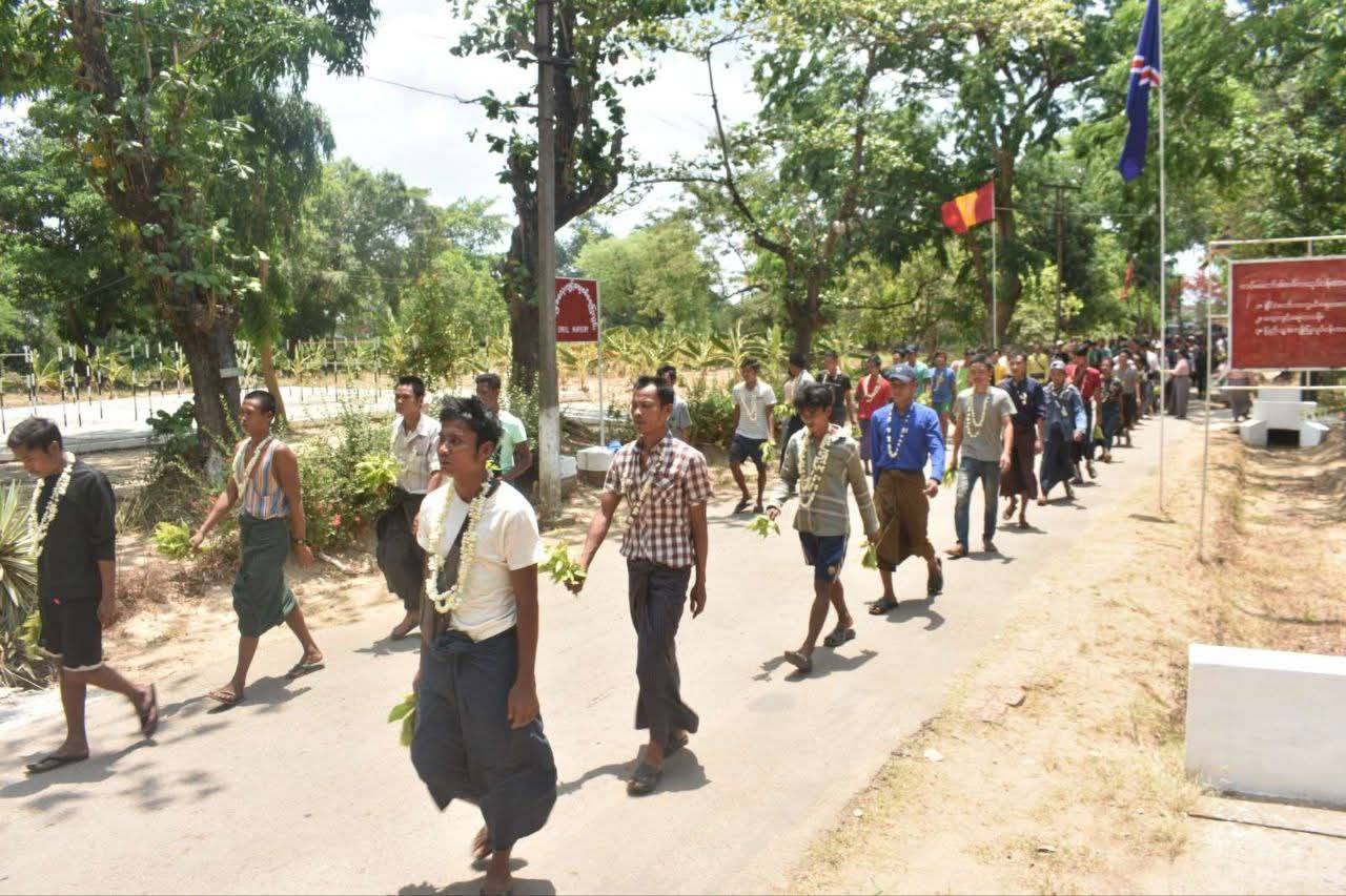 ကလေးမှာ စစ်တပ်ကပေါ်တာဆွဲဖမ်းဆီးနေပြီး ကျပ်သိန်း ၁၀၀ နဲ့ပြန်ရွေးခိုင်း